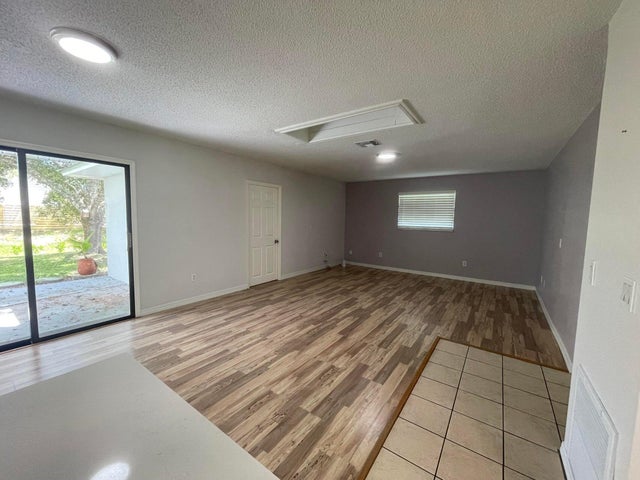 4 of 13 - 8236 97th Avenue, Vero Beach, FL