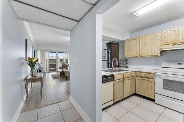 3 of 23 - 8 Royal Palm Way #6040, Boca Raton, FL