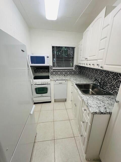 3 of 12 - 555 Banyan Tree Lane #5, Delray Beach, FL
