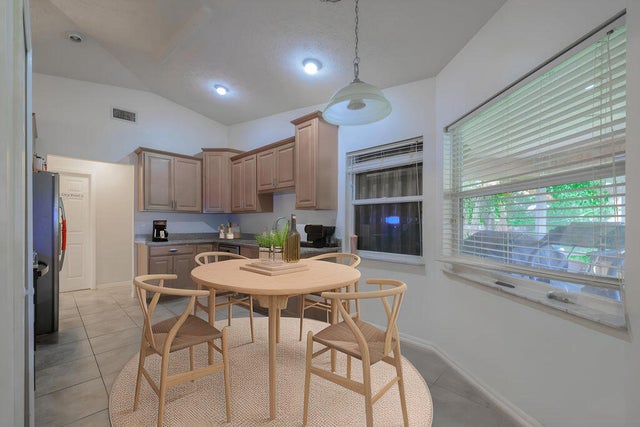 5 of 13 - 1687 Sw Ruiz Terrace, Port Saint Lucie, FL