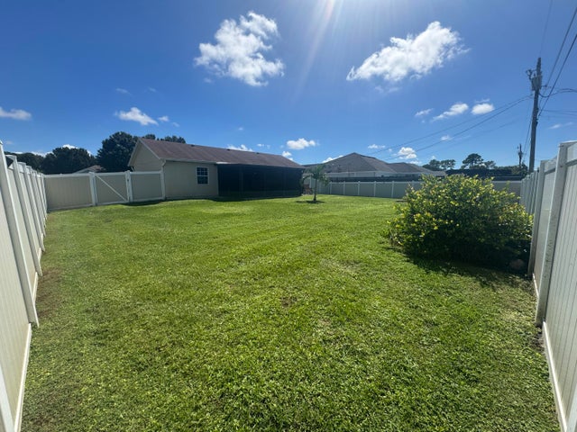 4 of 24 - 1752 Sw Bonanza Street, Port Saint Lucie, FL