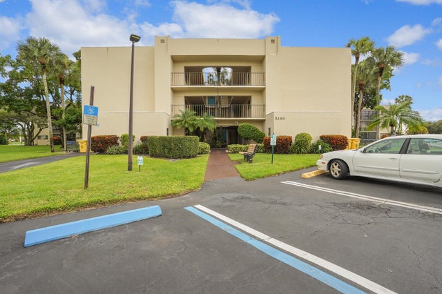 5190 Las Verdes Circle #214, Delray Beach