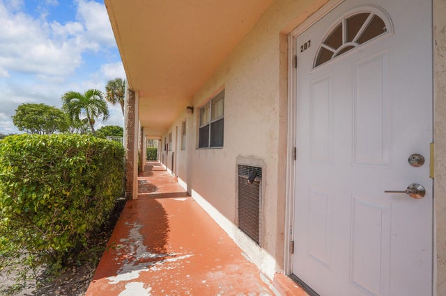 4 of 30 - 9851 Sandalfoot Boulevard #207, Boca Raton, FL