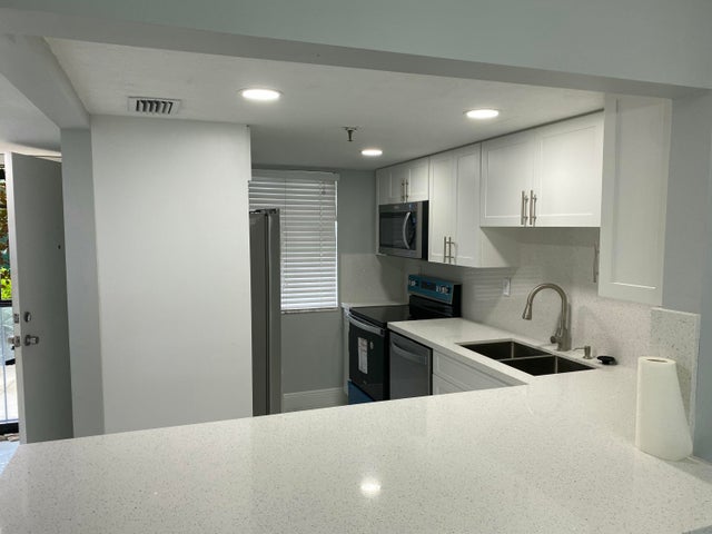 5 of 20 - 2788 Tennis Club Drive #102, West Palm Beach, FL