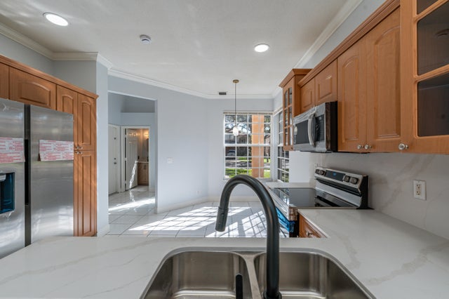 4 of 32 - 2502 Ambassador Avenue, Cooper City, FL