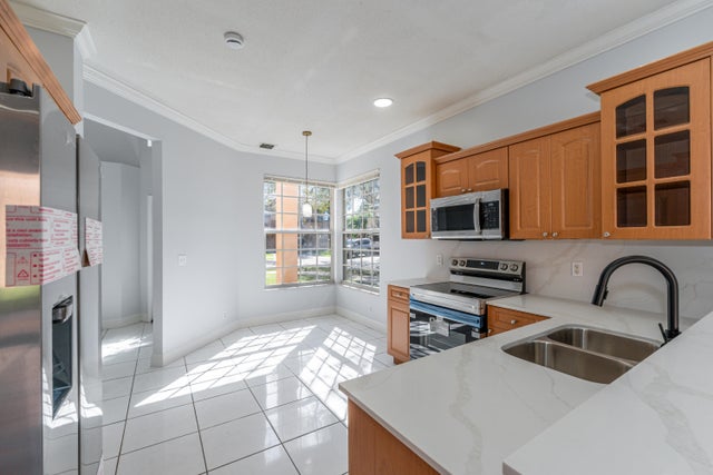 5 of 32 - 2502 Ambassador Avenue, Cooper City, FL