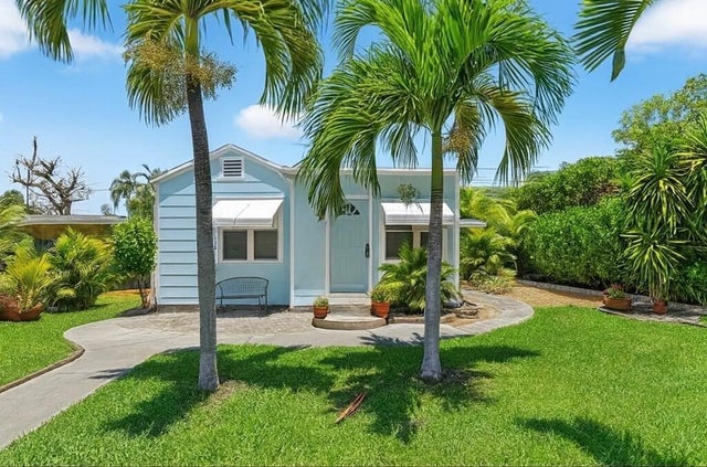 2 of 2 - 927 Mcintosh Street, West Palm Beach, FL