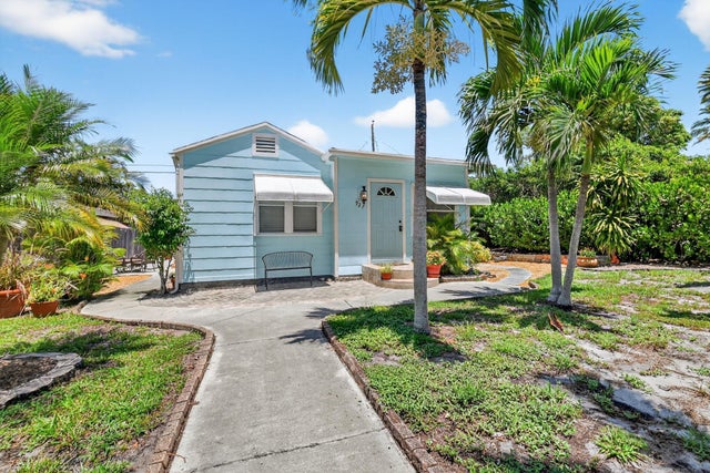 4 of 14 - 927 Mcintosh Street, West Palm Beach, FL