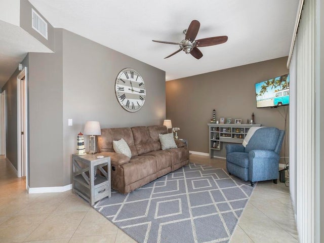 2 of 39 - 1910 Westminster Circle #14-3, Vero Beach, FL