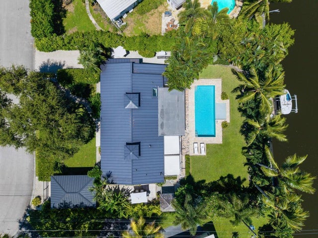 2 of 85 - 6904 Venetian Way, Lake Clarke Shores, FL