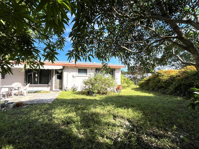 5 of 6 - 2632 Freeport Road, West Palm Beach, FL