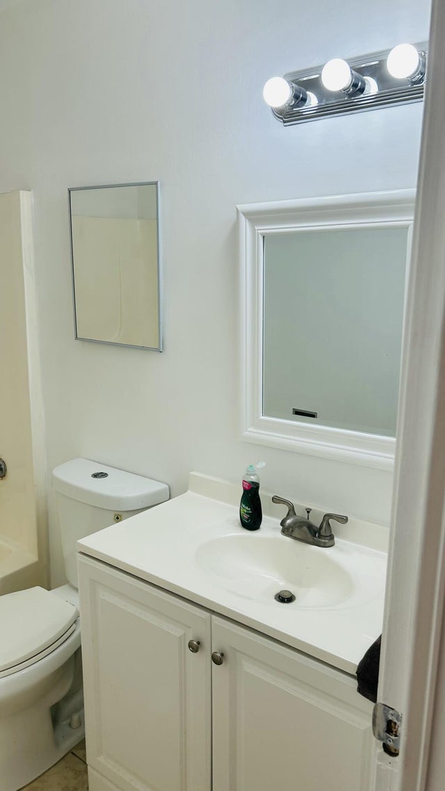 5 of 18 - 2345 N 2nd Avenue N #11, Lake Worth, FL