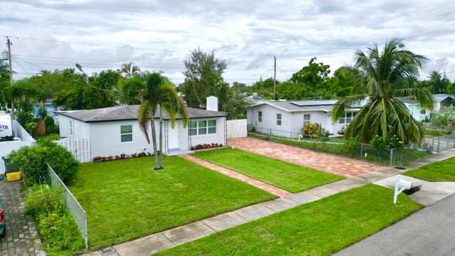 2 of 40 - 512 Aspen Road, West Palm Beach, FL