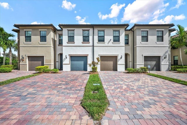 2 of 48 - 4806 Indio Trail, Lake Worth, FL