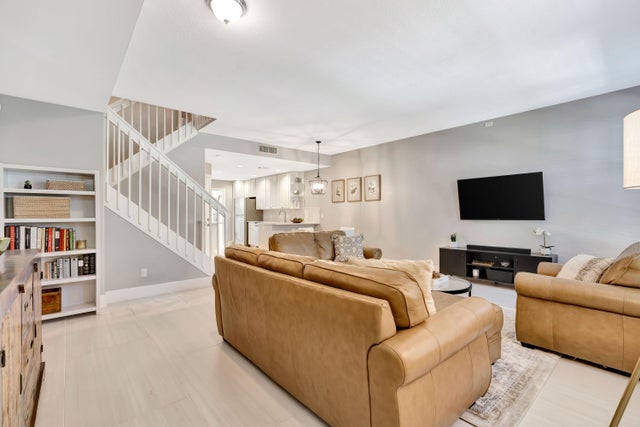 4 of 47 - 170 Wentworth Court, Jupiter, FL