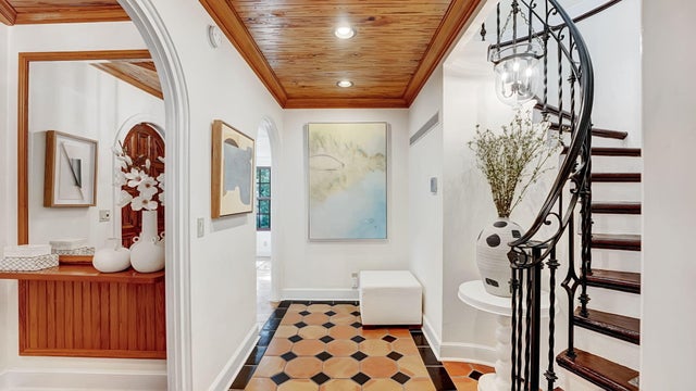 4 of 66 - 225 Pershing Way, West Palm Beach, FL