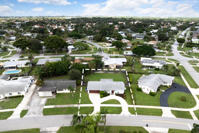 3 of 27 - 760 Cinnamon Road, North Palm Beach, FL