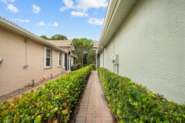 3 of 45 - 620 Nw Red Pine Way, Jensen Beach, FL
