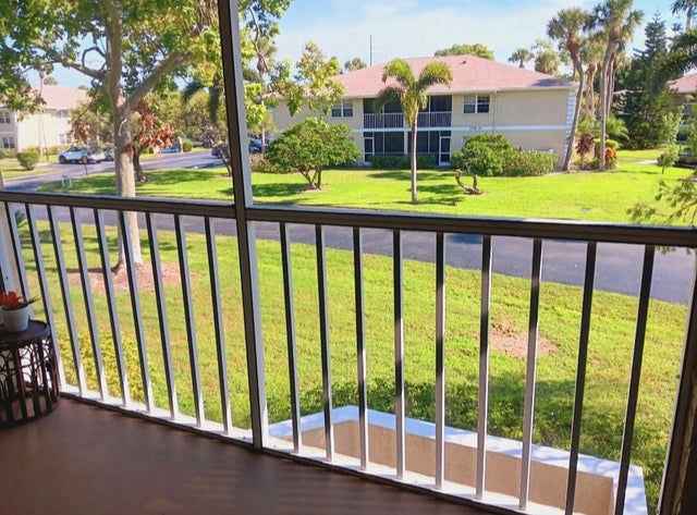 1 of 28 - 1537 Se Royal Green Circle #e #202, Port Saint Lucie, FL