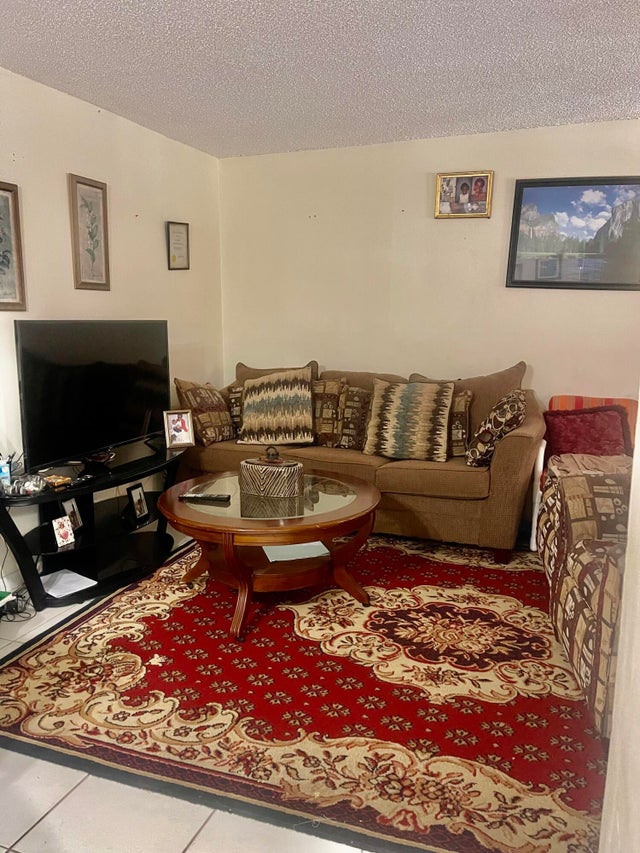 2 of 5 - 205 Ne 3rd Street #105, Boynton Beach, FL