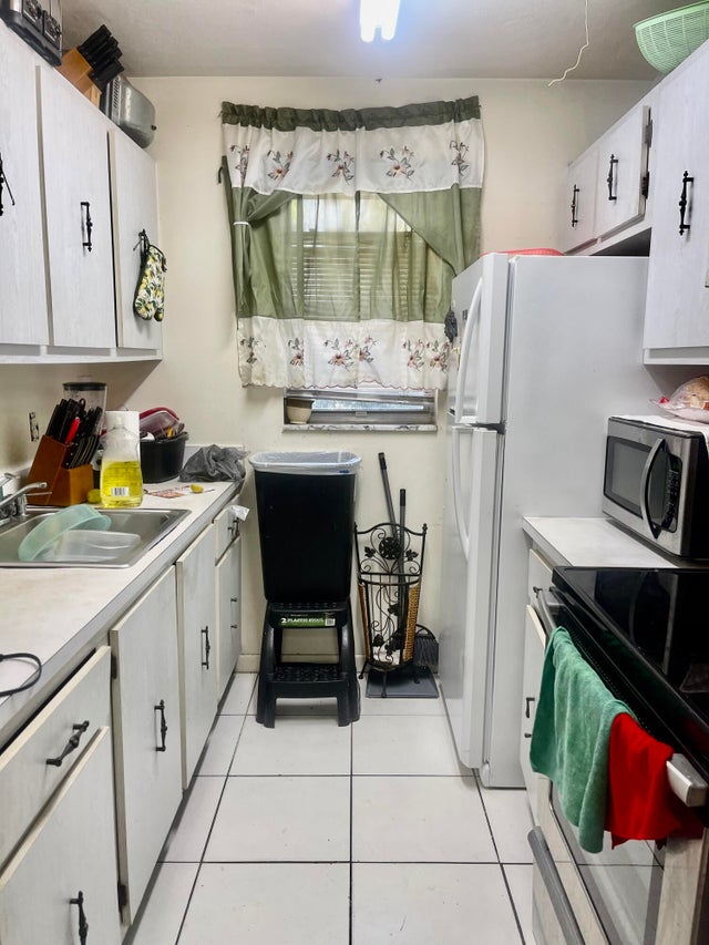 4 of 5 - 205 Ne 3rd Street #105, Boynton Beach, FL