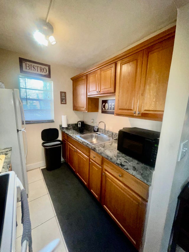 4 of 7 - 205 Ne 3rd Street #106, Boynton Beach, FL