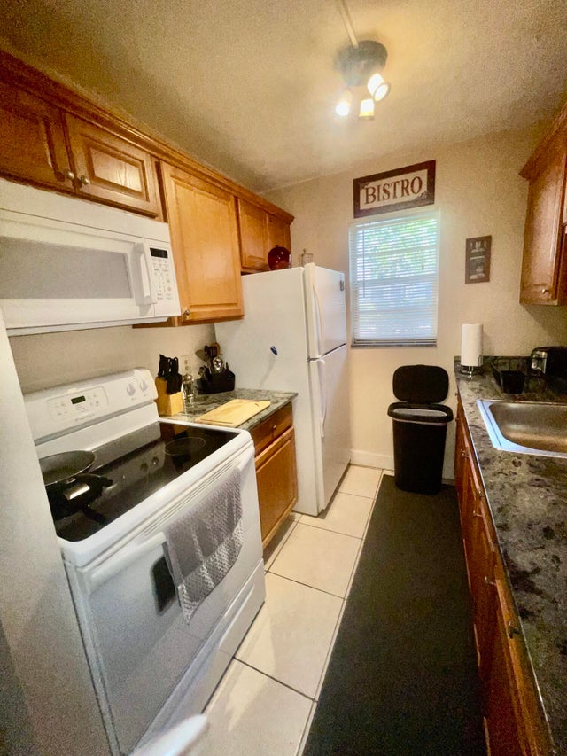 5 of 7 - 205 Ne 3rd Street #106, Boynton Beach, FL