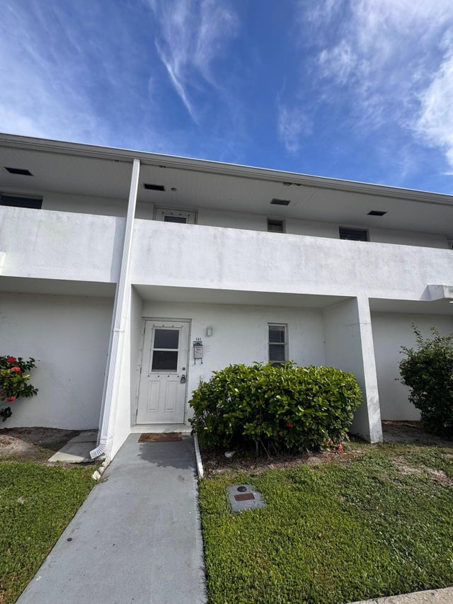 2 of 31 - 141 West Court, Royal Palm Beach, FL