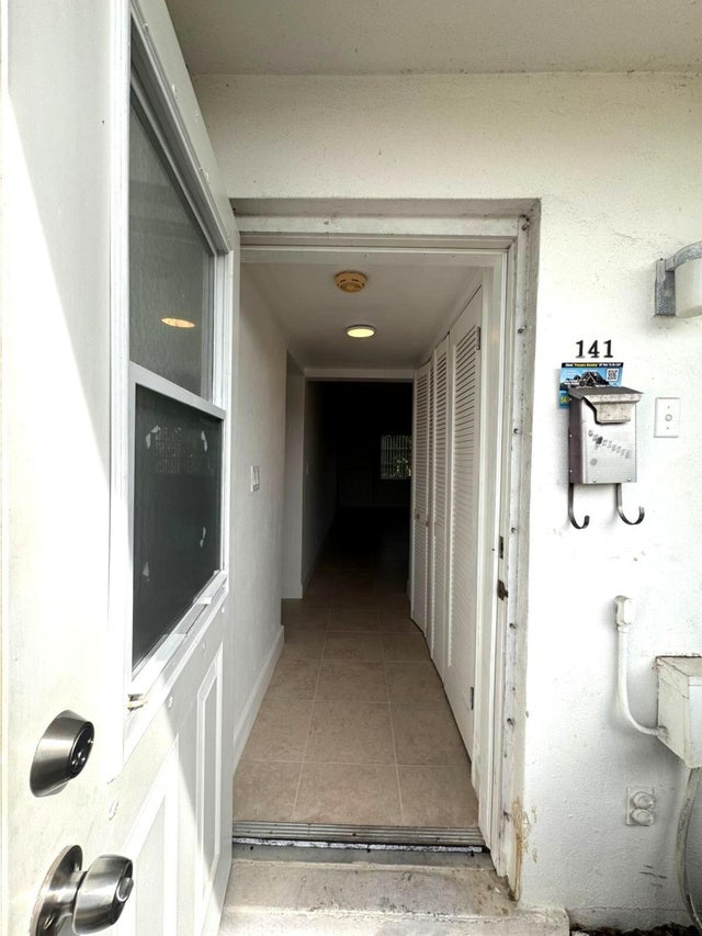 3 of 31 - 141 West Court, Royal Palm Beach, FL