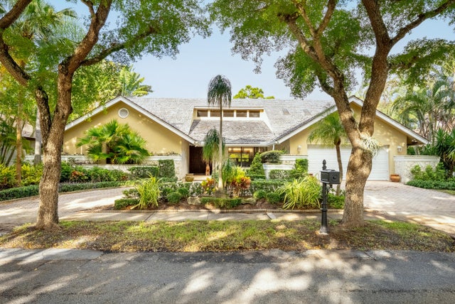 2 of 5 - 1995 S Parkside Circle, Boca Raton, FL