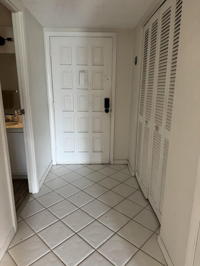 3 of 16 - 5961 N Falls Cir Drive #306, Lauderhill, FL