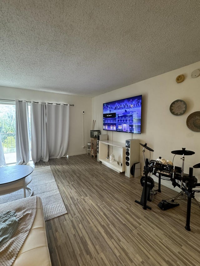 5 of 16 - 5961 N Falls Cir Drive #306, Lauderhill, FL