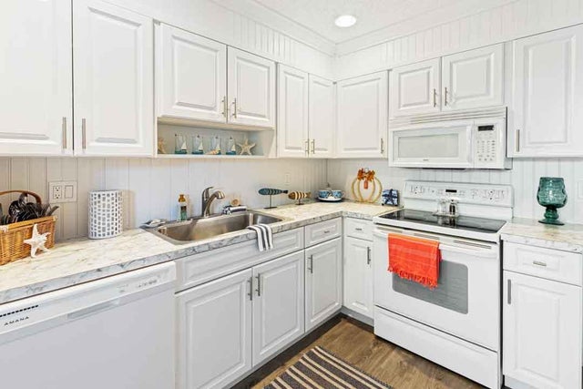 3 of 60 - 8075 Se Villa Circle, Hobe Sound, FL