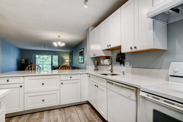 5 of 21 - 48 Stratford Lane W #d, Boynton Beach, FL