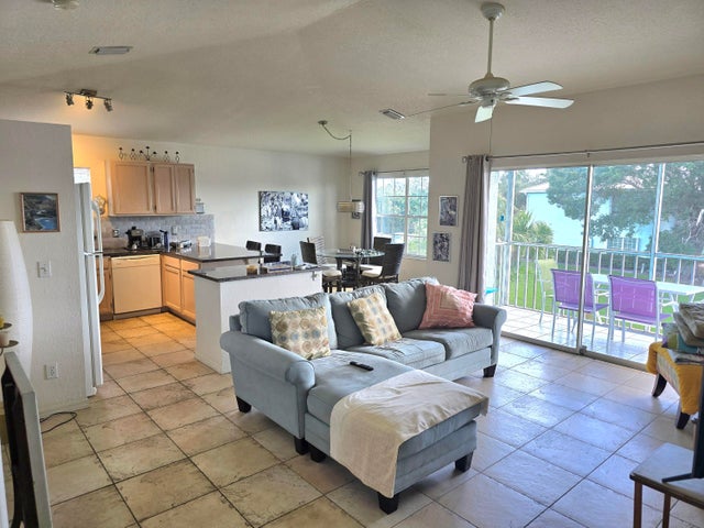 4 of 20 - 1105 Sw Swan Lake Circle #103, Port Saint Lucie, FL