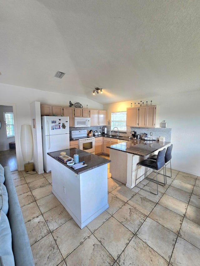 5 of 20 - 1105 Sw Swan Lake Circle #103, Port Saint Lucie, FL