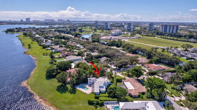 4 of 16 - 4 Woodbrook Circle, West Palm Beach, FL