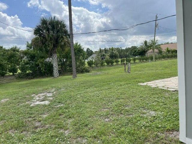 4 of 45 - 1550 17th Court Sw, Vero Beach, FL
