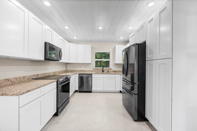 3 of 33 - 1915 S 33rd Street, Fort Pierce, FL