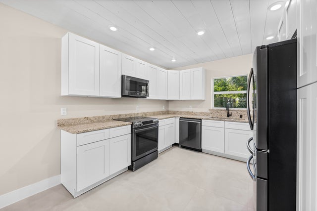 4 of 33 - 1915 S 33rd Street, Fort Pierce, FL