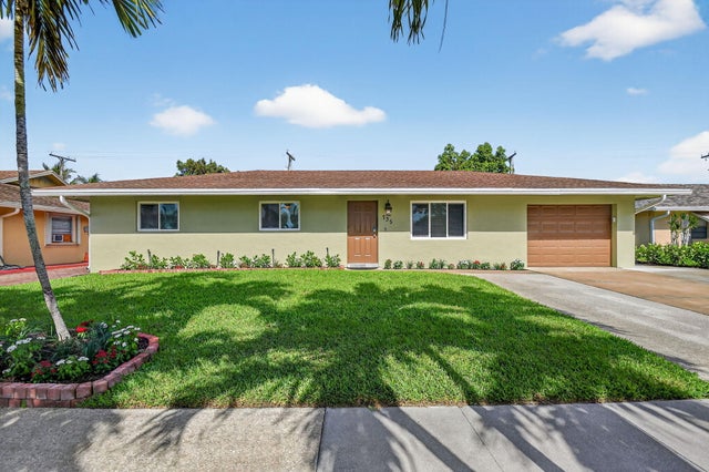 2 of 44 - 735 La Costa Way, Lantana, FL