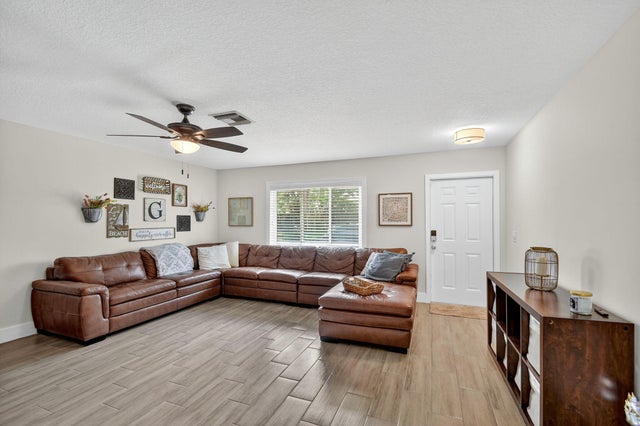 5 of 44 - 735 La Costa Way, Lantana, FL