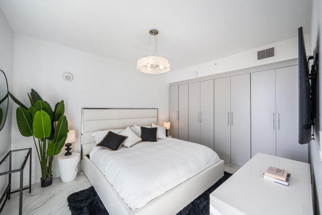 2 of 25 - 225 Collins Avenue #6j, Miami Beach, FL