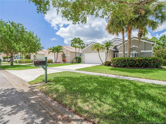 3 of 38 - 7007 Se Twin Oaks Circle, Stuart, FL