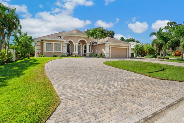 2 of 34 - 1438 Sw Apache Avenue, Port Saint Lucie, FL