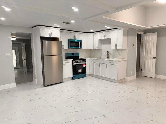 5 of 17 - 1152 Sunset Road, West Palm Beach, FL