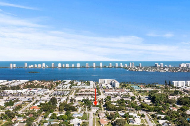 1 of 21 - 137 Hawthorne Drive, Lake Park, FL