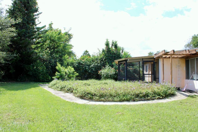 4 of 16 - 305 Se Airoso Boulevard, Port Saint Lucie, FL