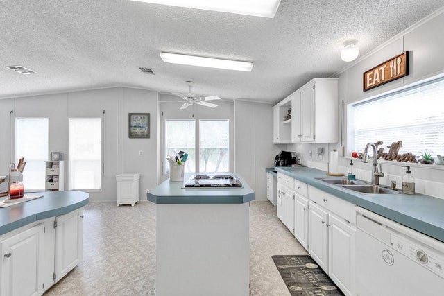 4 of 34 - 7648 Kyak Court #q16, Micco, FL