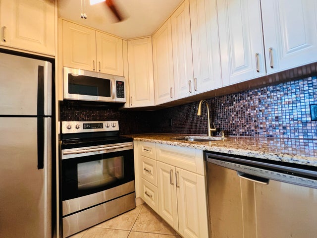 2 of 13 - 10 Kent A, West Palm Beach, FL